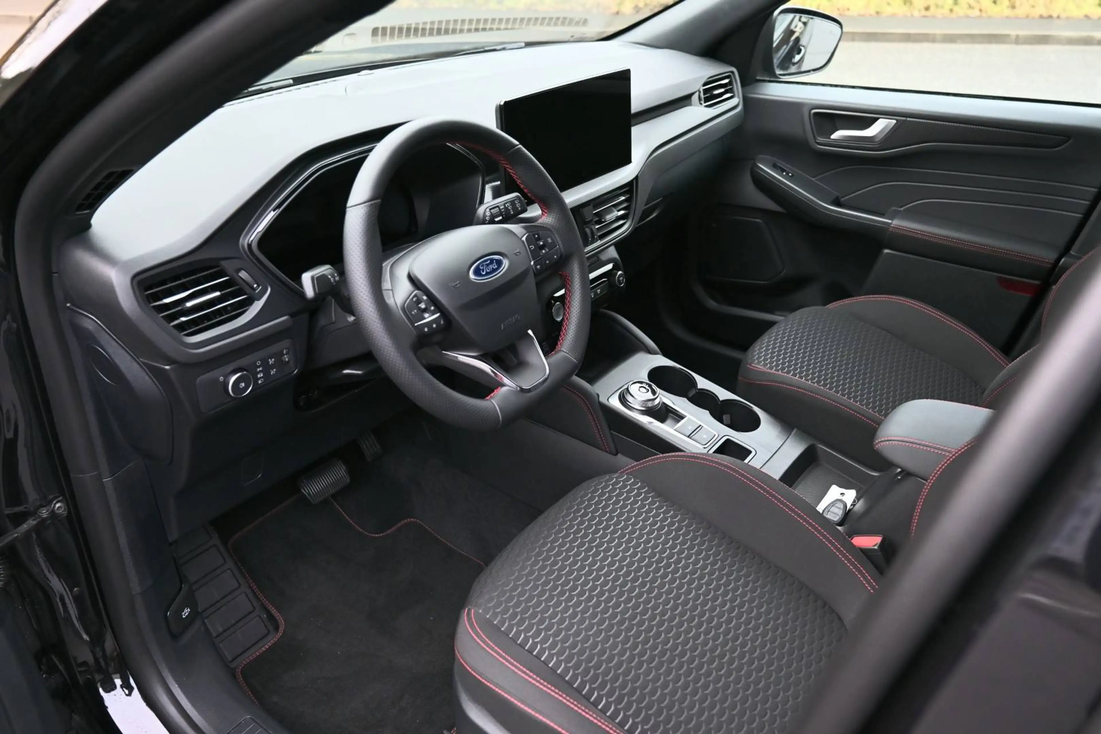 Ford Kuga 2.5 Duratec Hybrid ST-Line LED NAVI WINTERPAKET — photo 9
