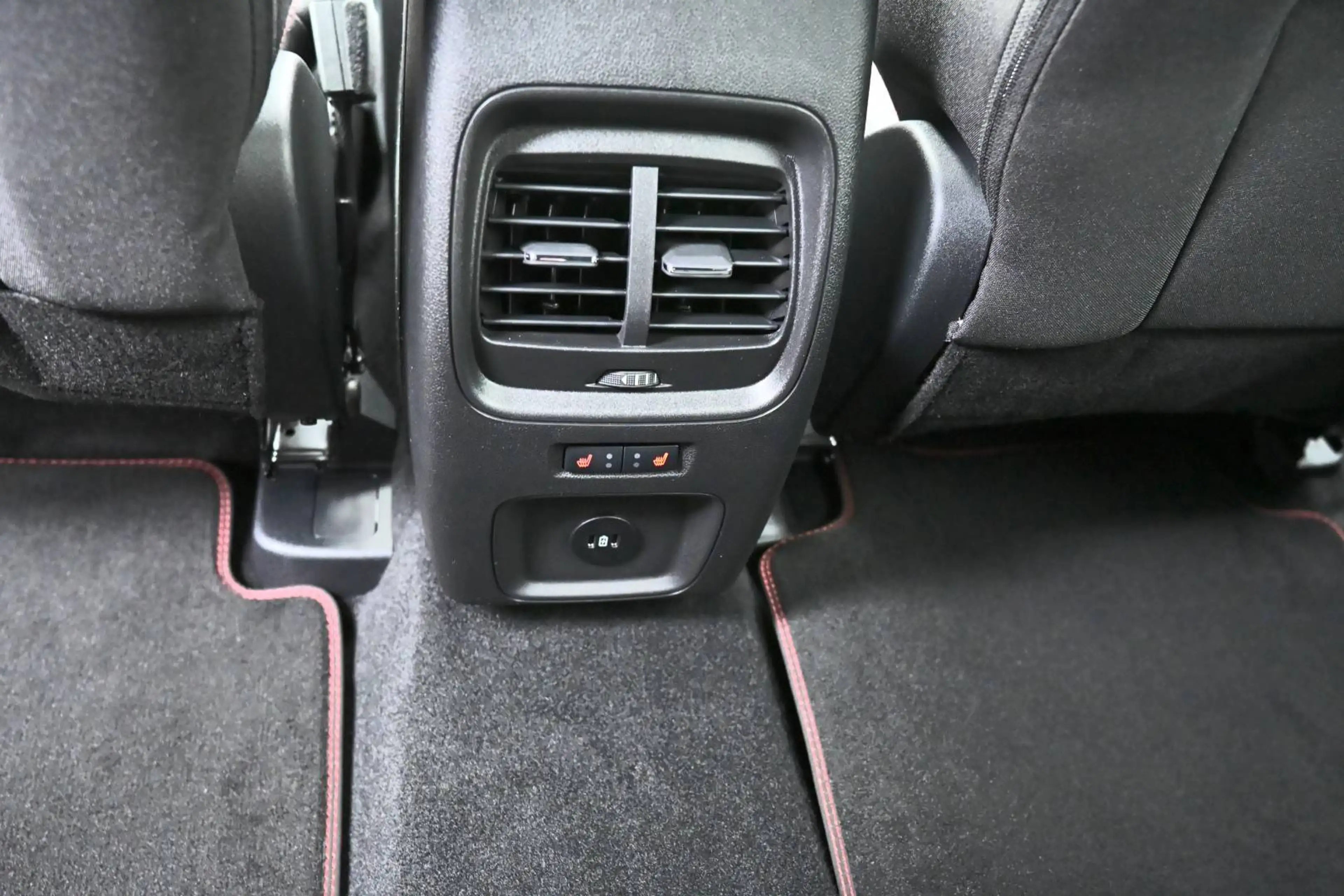 Ford Kuga 2.5 Duratec Hybrid ST-Line LED NAVI WINTERPAKET — photo 16