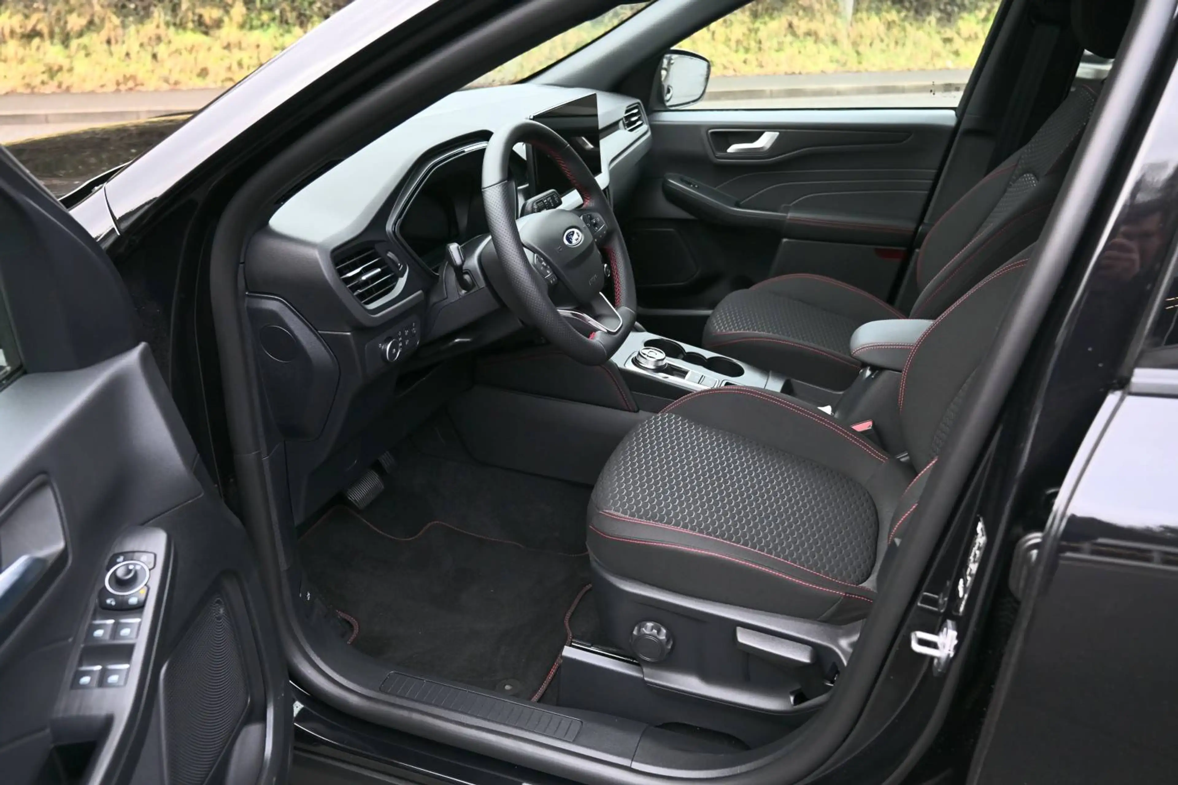 Ford Kuga 2.5 Duratec Hybrid ST-Line LED NAVI WINTERPAKET — photo 8