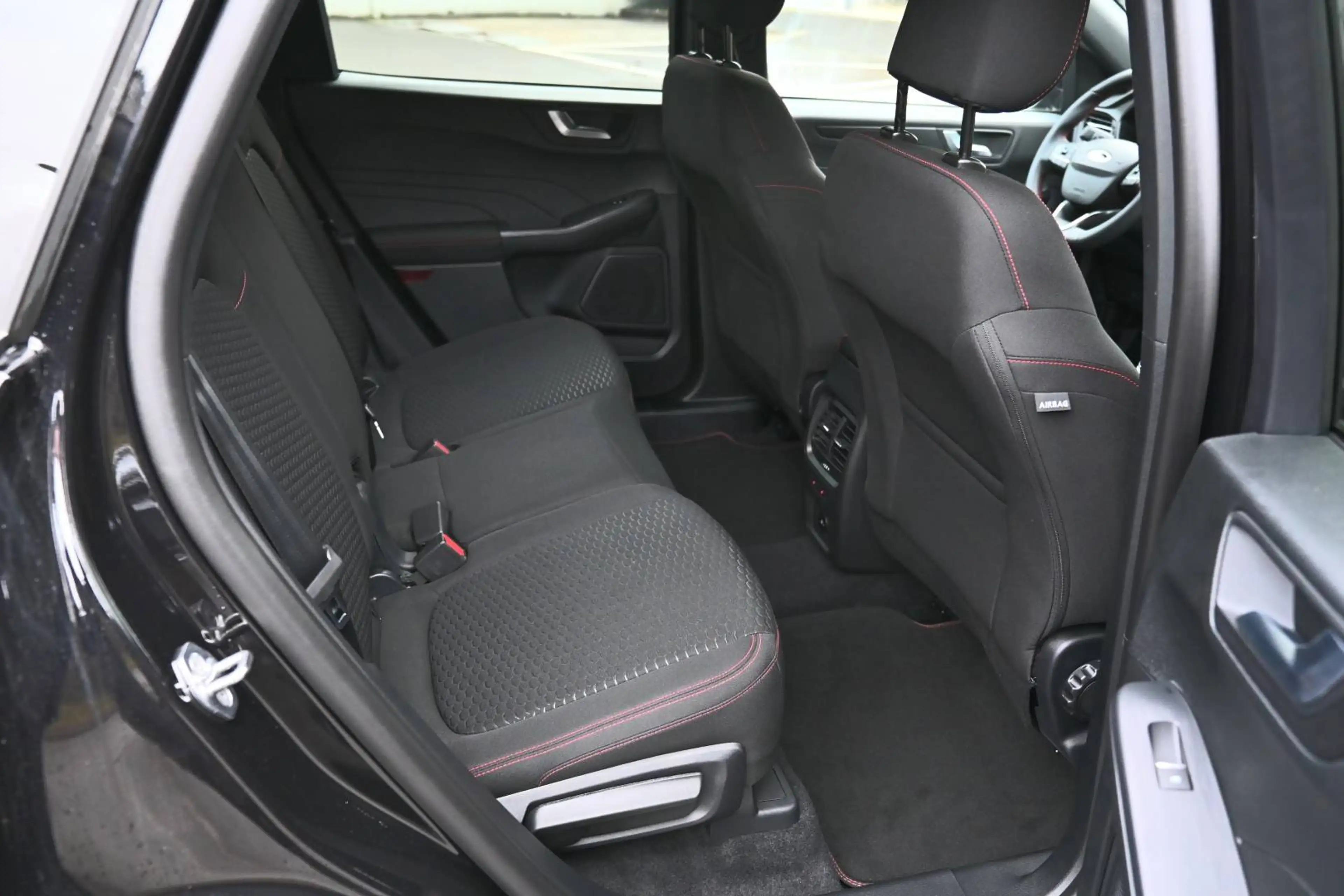 Ford Kuga 2.5 Duratec Hybrid ST-Line LED NAVI WINTERPAKET — photo 17