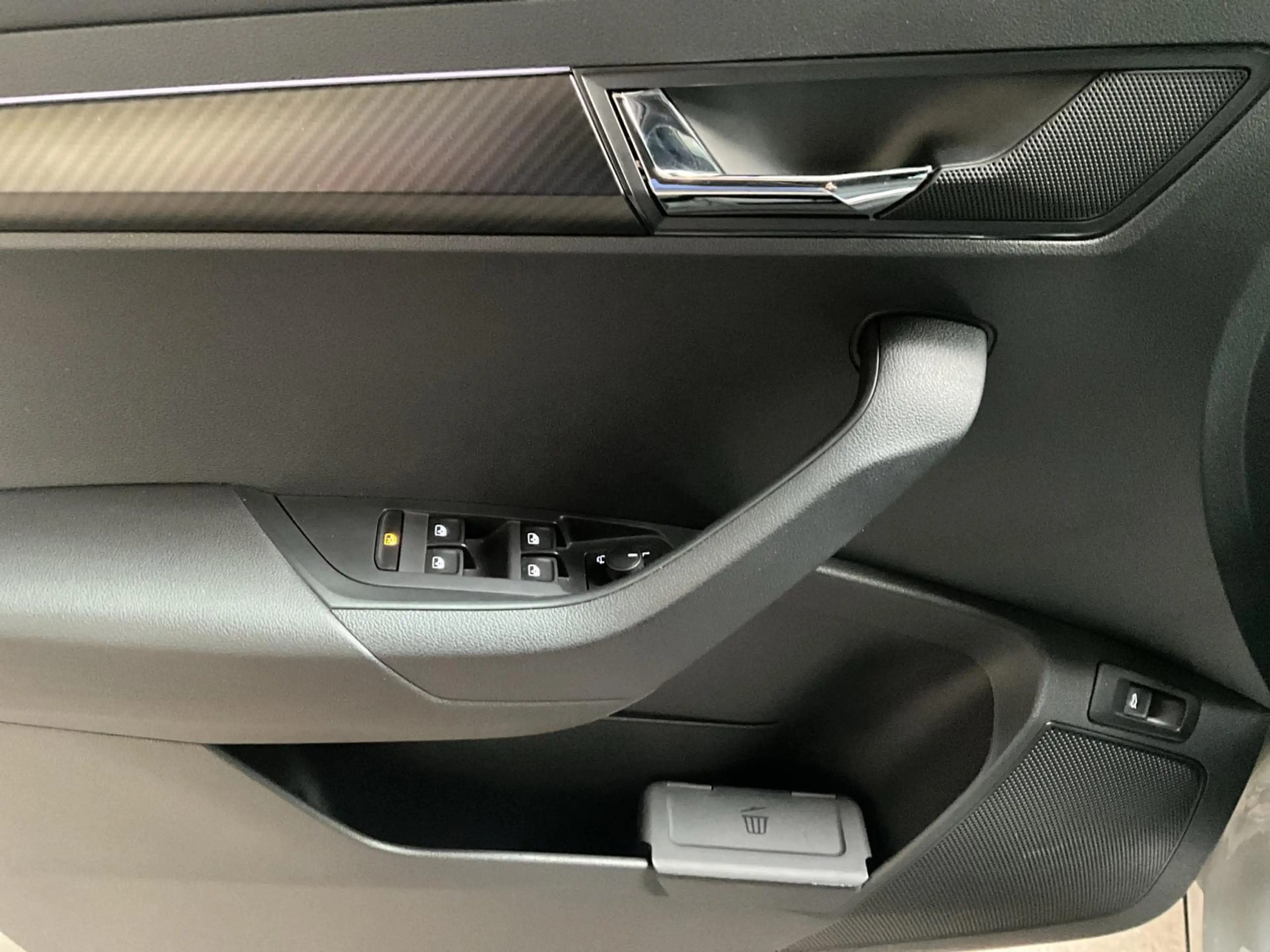 Skoda Karoq Sportsline+DSG+P.Travel+AHK+Easy-Open+Led+Navi — photo 14