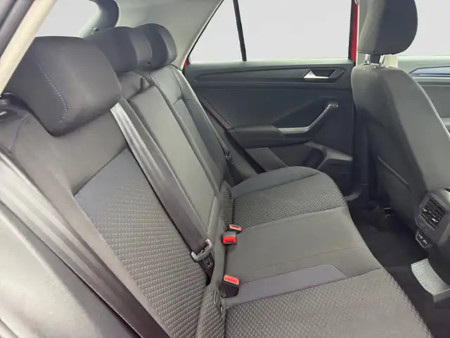 Volkswagen T-Roc view 14