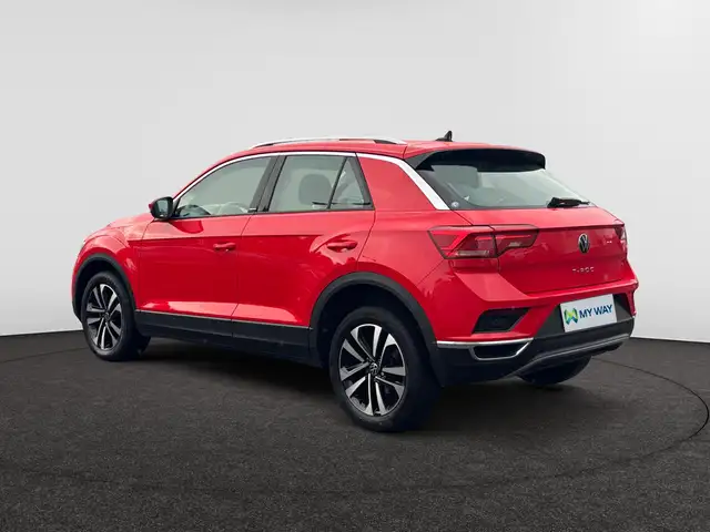 Volkswagen T-Roc view 2