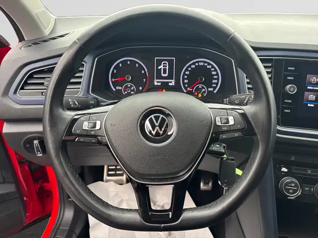 Volkswagen T-Roc view 12