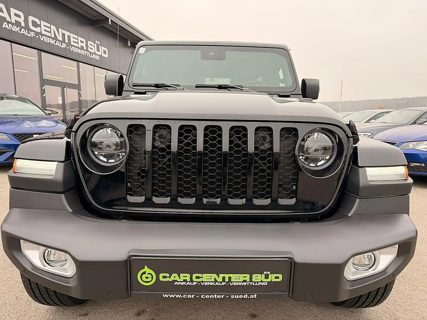 Jeep Wrangler Sahara 2.0 PHEV 380 PS AT 4xe Schwarz - 2