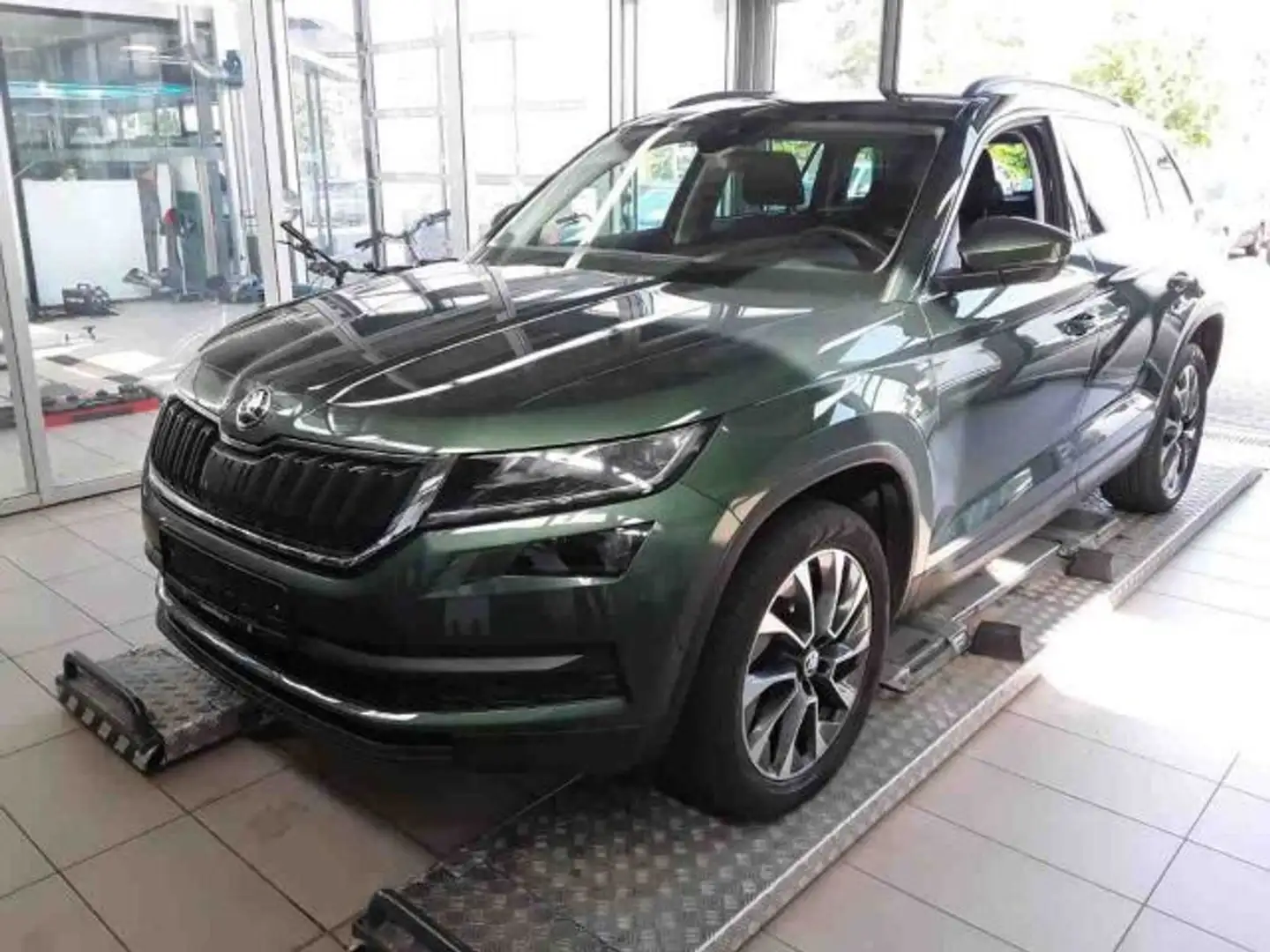 Skoda Kodiaq 1.5 TSI Drive 125 Stdhz Kam. Vitrual Navi Grün - 2