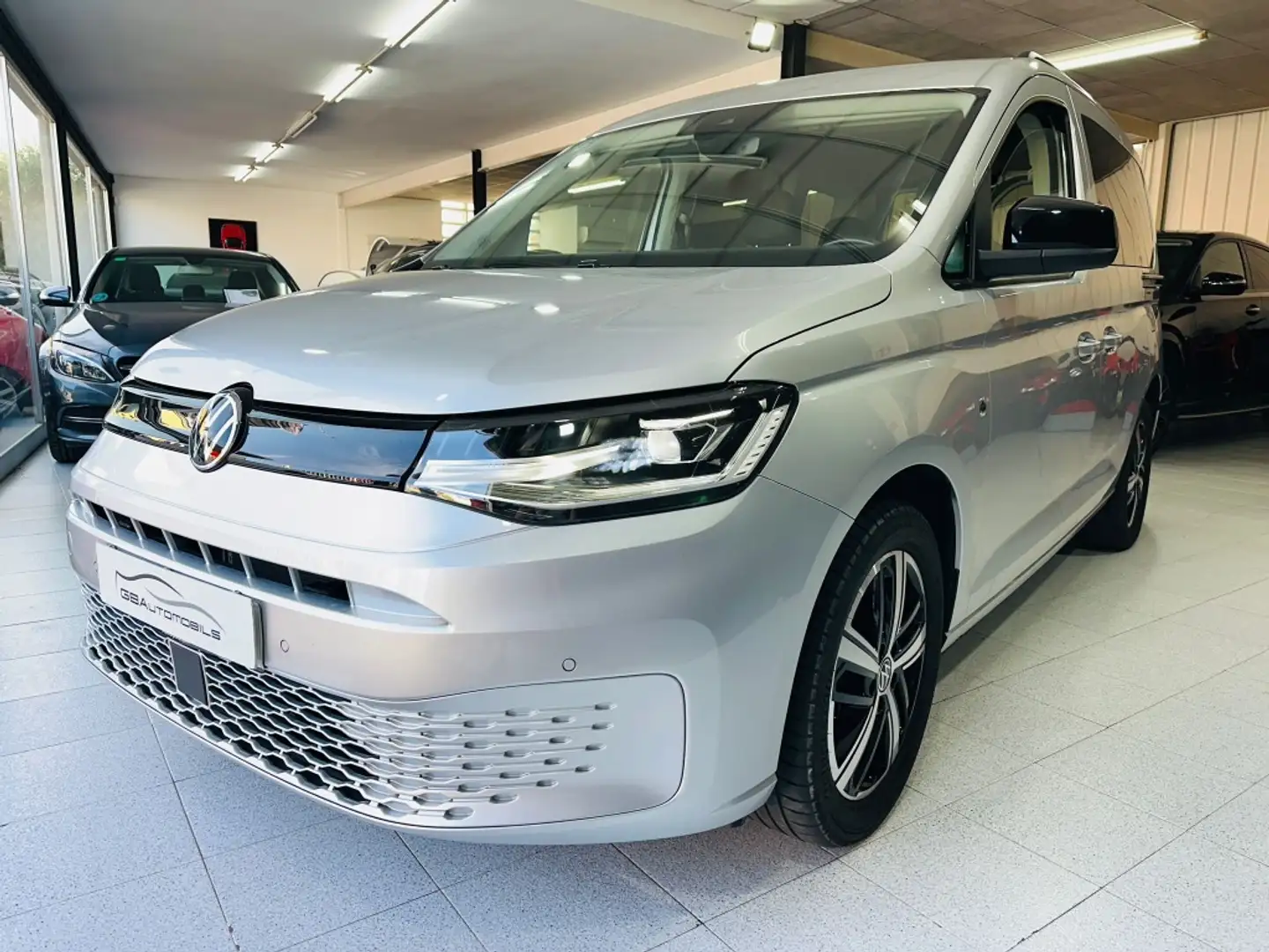 Volkswagen Caddy Maxi 2.0TDI Origin DSG 122 Gris - 2
