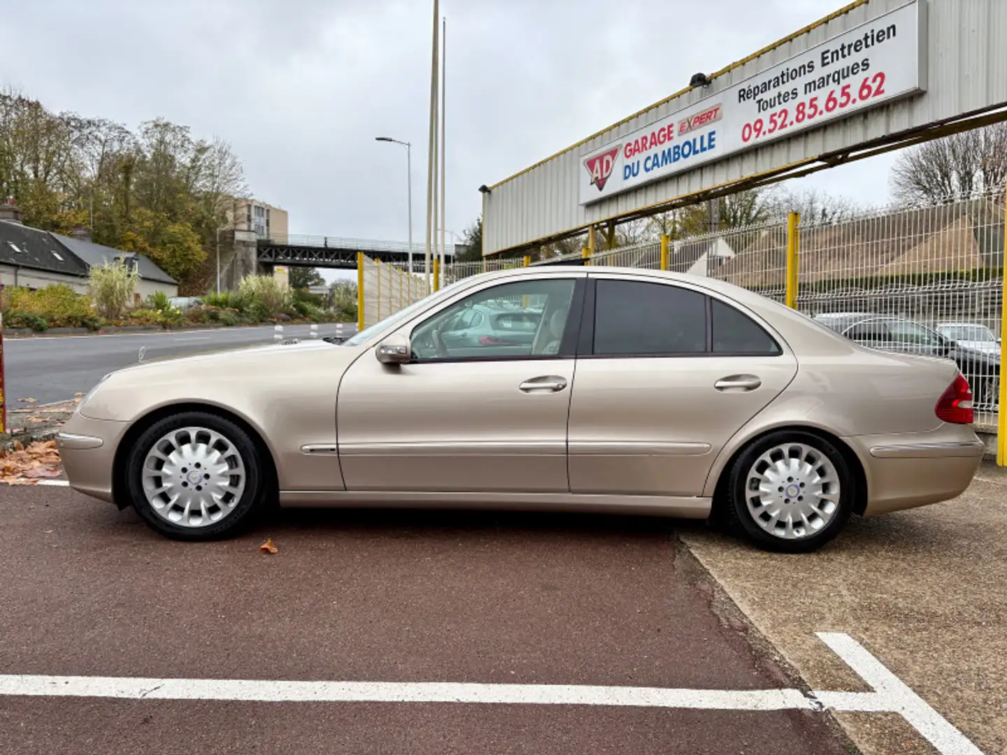 Mercedes-Benz E 500 500 PACK LUXE ELEGANCE 7GTRO Beige - 2