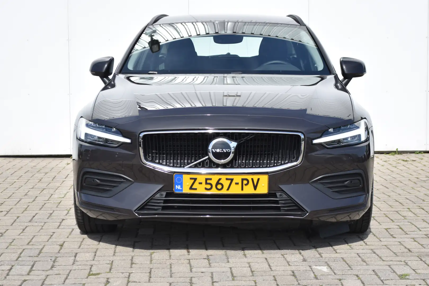 Volvo V60 B3 Essential Edition |  BLIS | Trekhaak | Stoel/St Gris - 2