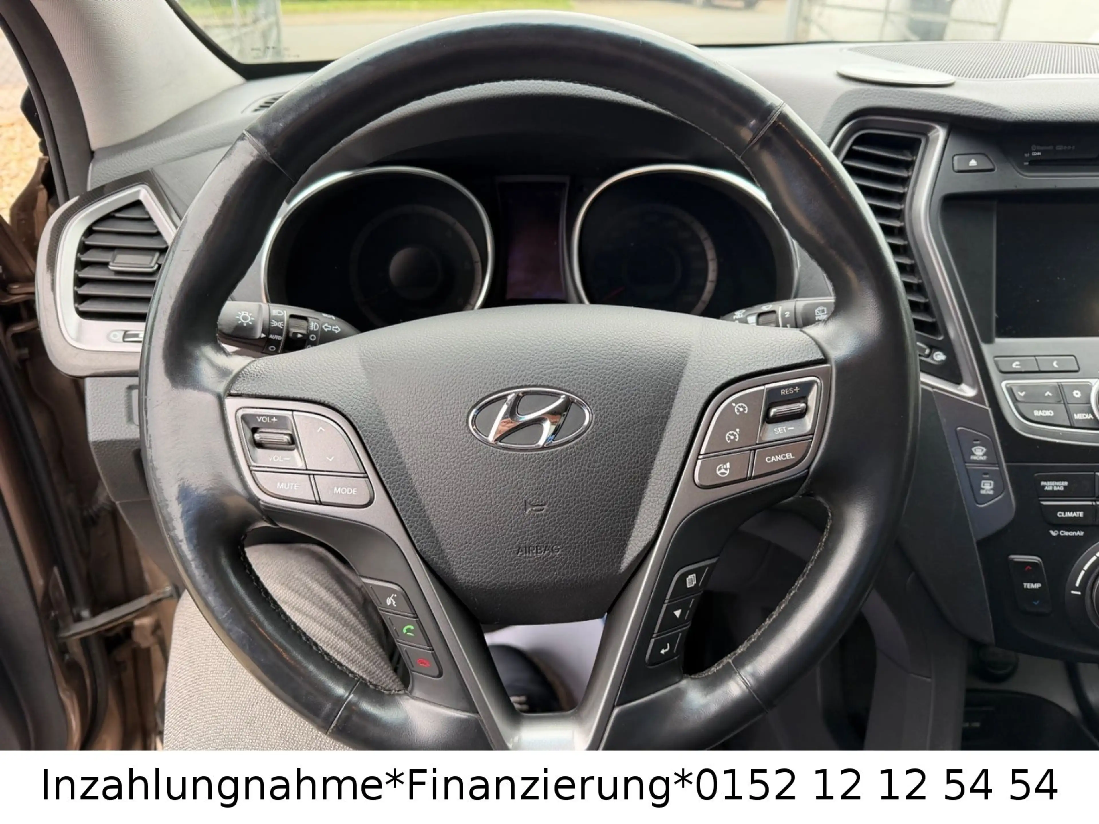 Hyundai SANTA FE Premium 4WD — photo 15
