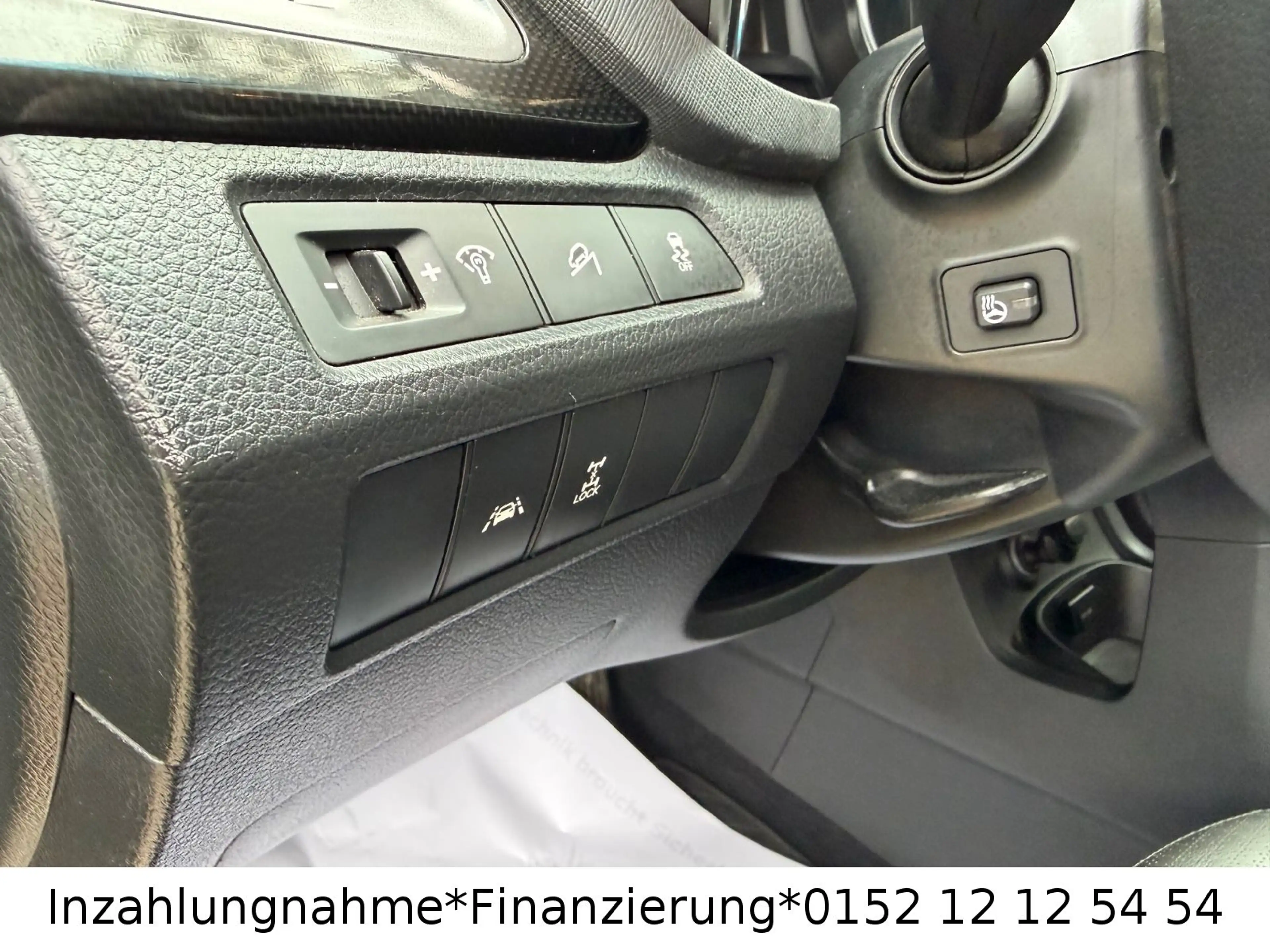 Hyundai SANTA FE Premium 4WD — photo 13