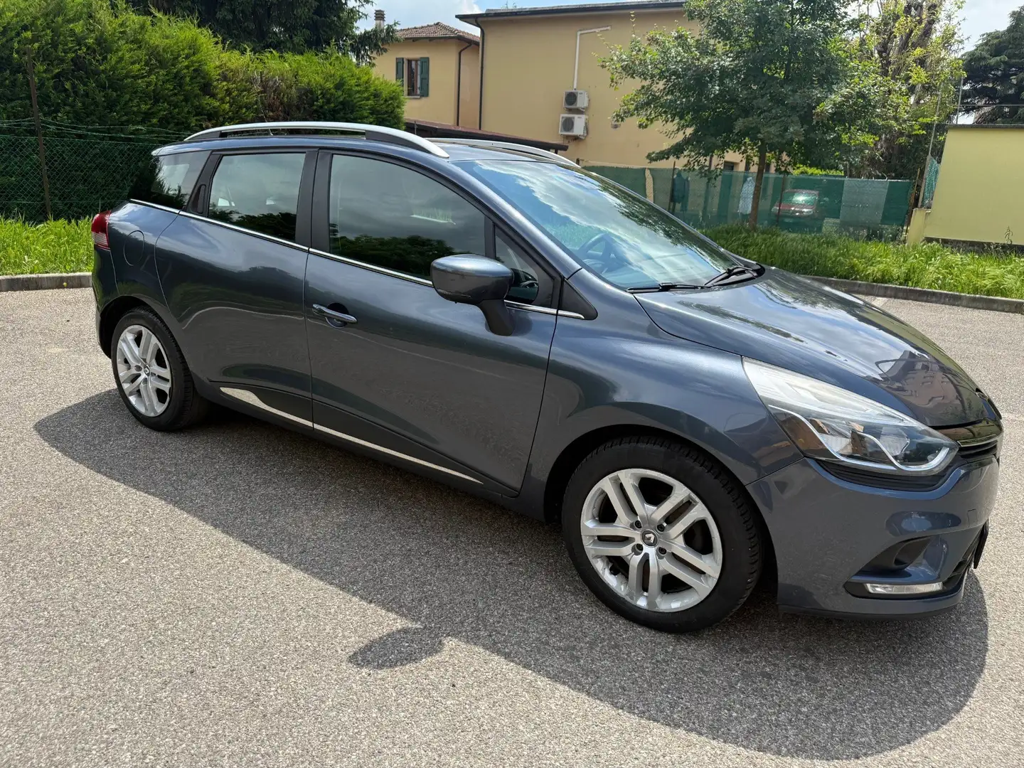 Renault Clio Sporter 1.5 dci - NEOP. - NAV. - 12 MESI DI GAR. - Grigio - 2