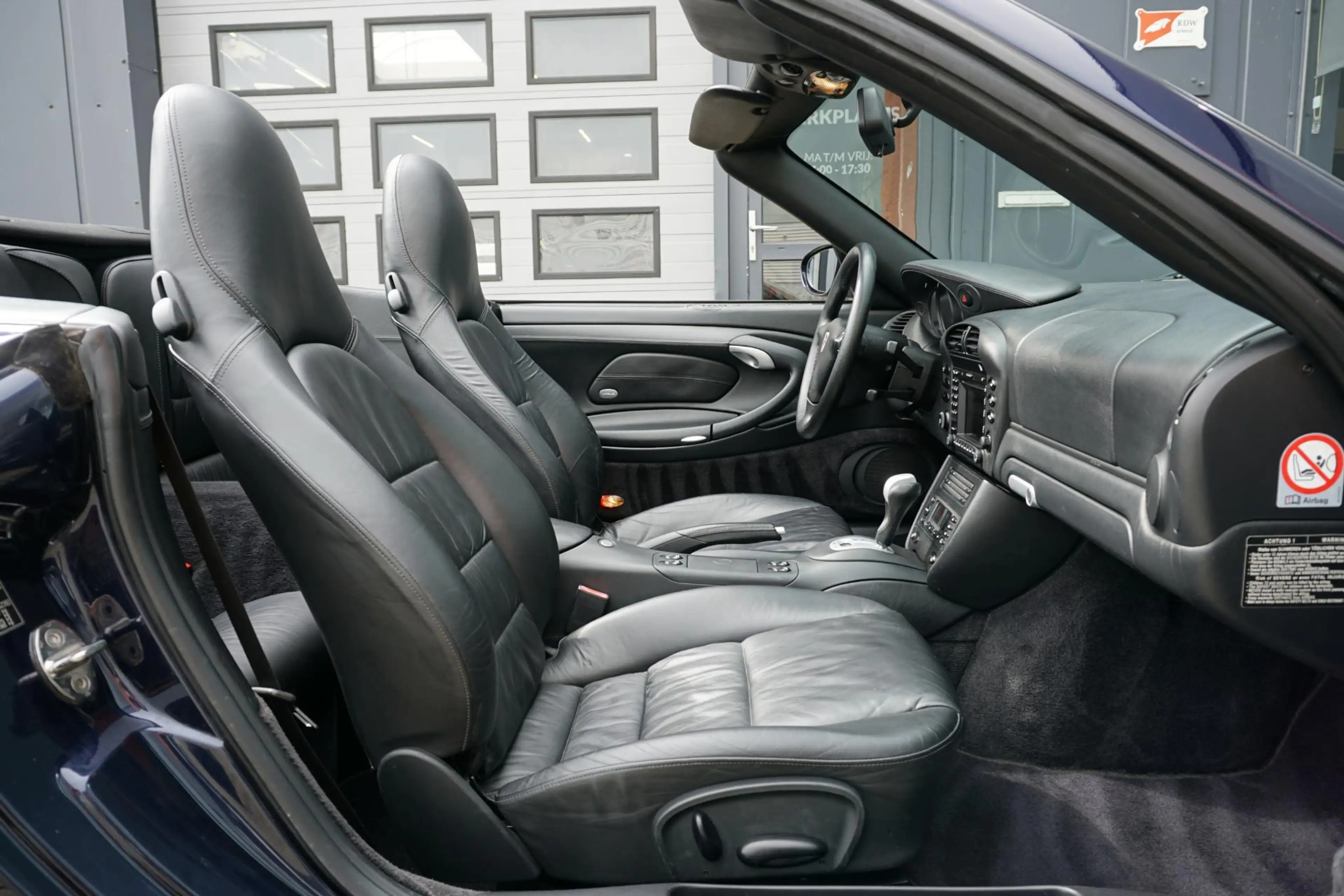 Porsche 996 Cabrio 3.6 Carrera 996.2 + HARDTOP / TIPTRONIC / B — photo 8