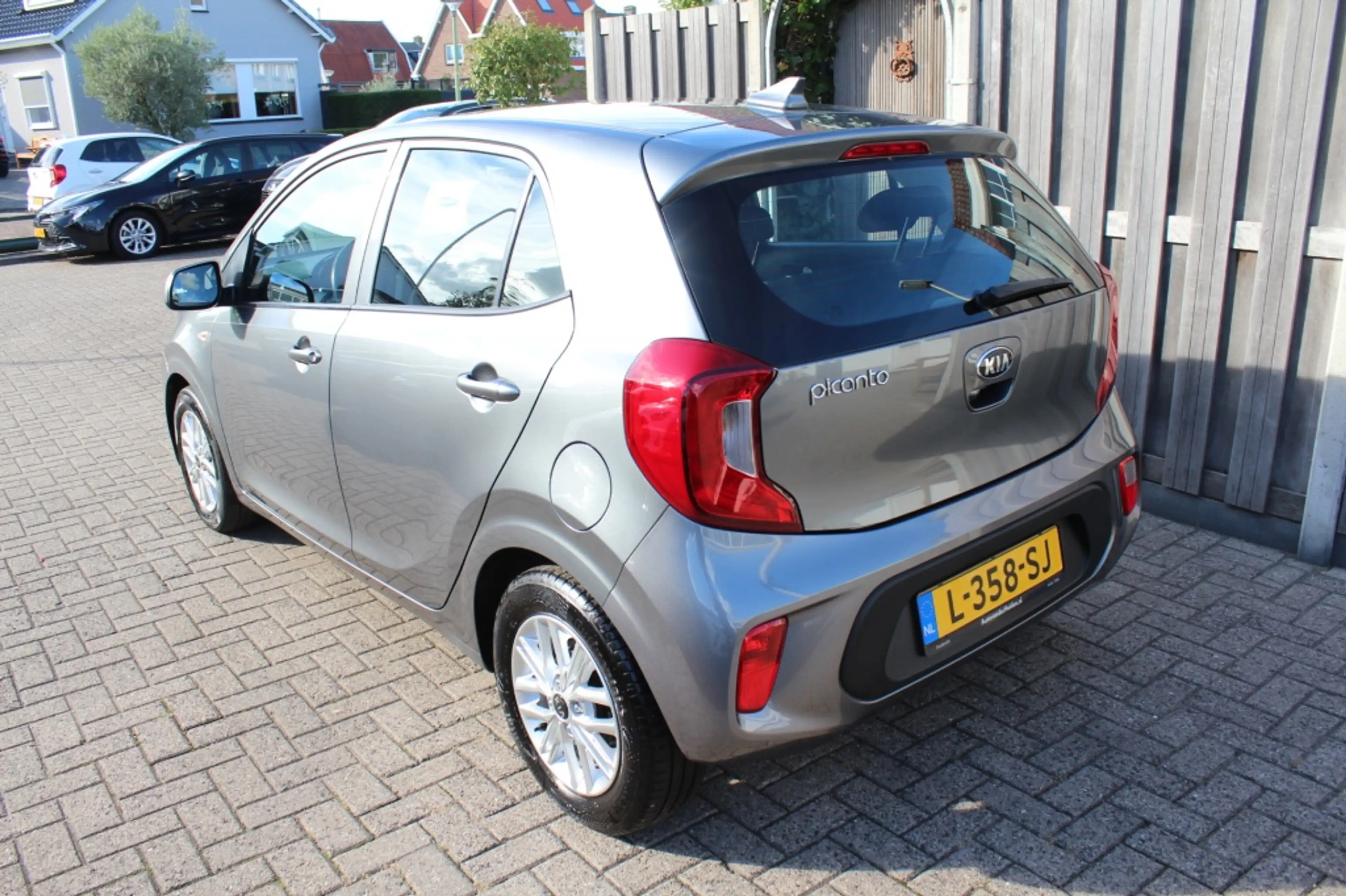 Kia Picanto 1.0 DPi DynamicLine Carplay — photo 4