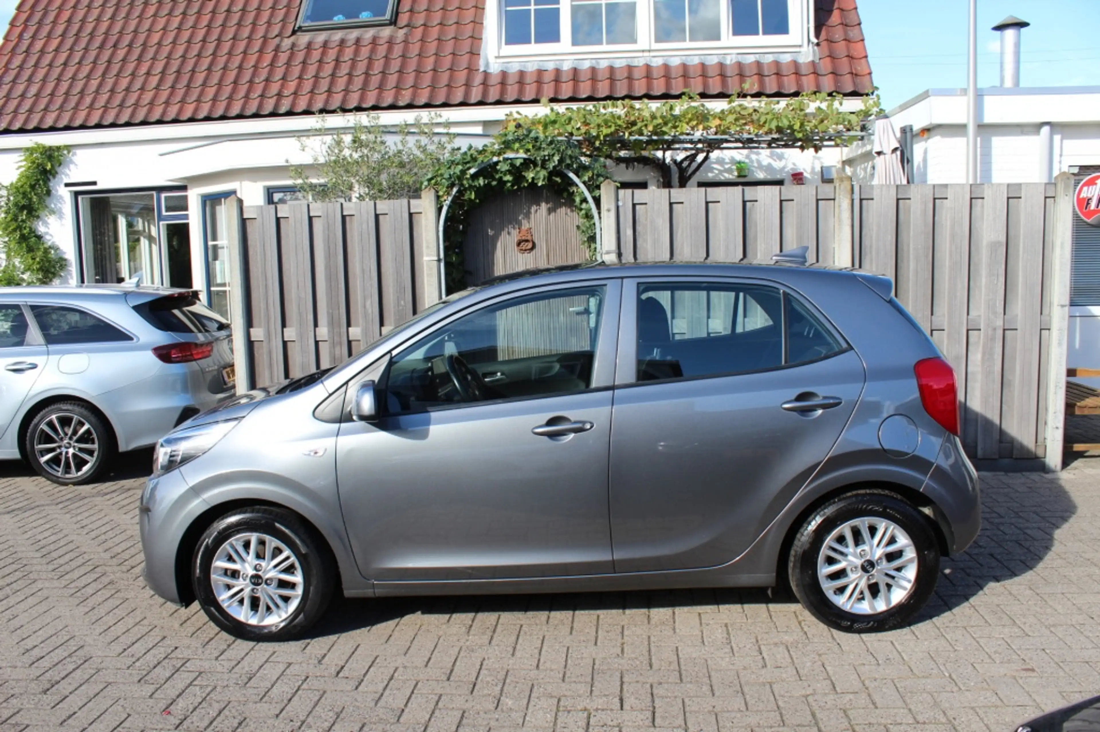 Kia Picanto 1.0 DPi DynamicLine Carplay — photo 3