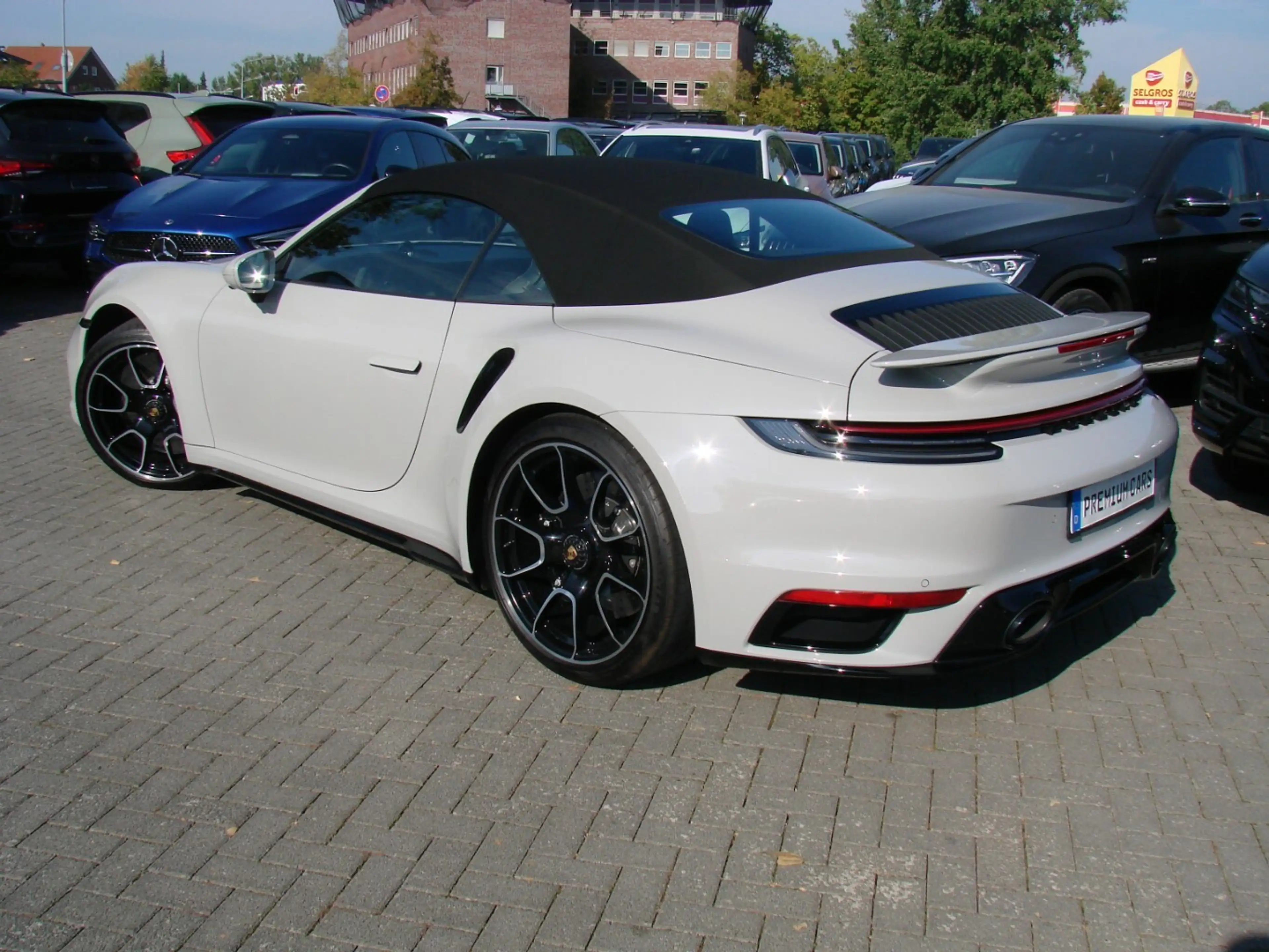 Porsche 992 Turbo S Matrix Lift ACC Burmester Keramik Memory — photo 10