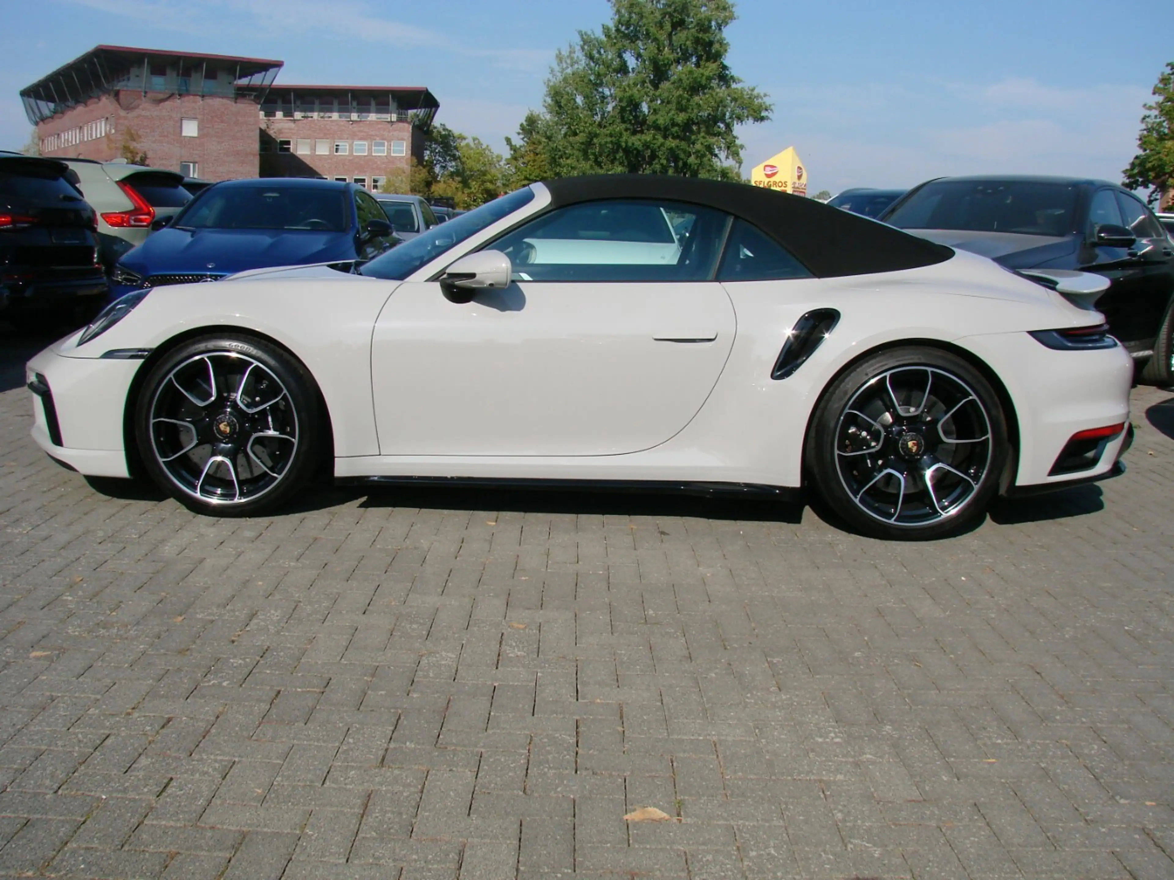 Porsche 992 Turbo S Matrix Lift ACC Burmester Keramik Memory — photo 8