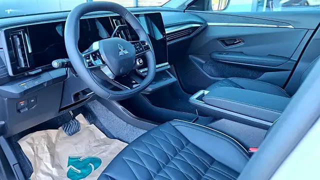 Mitsubishi Eclipse Cross 87kWh BEV Diamond Ansicht 8