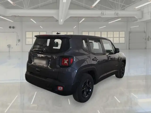 Jeep Renegade view 4