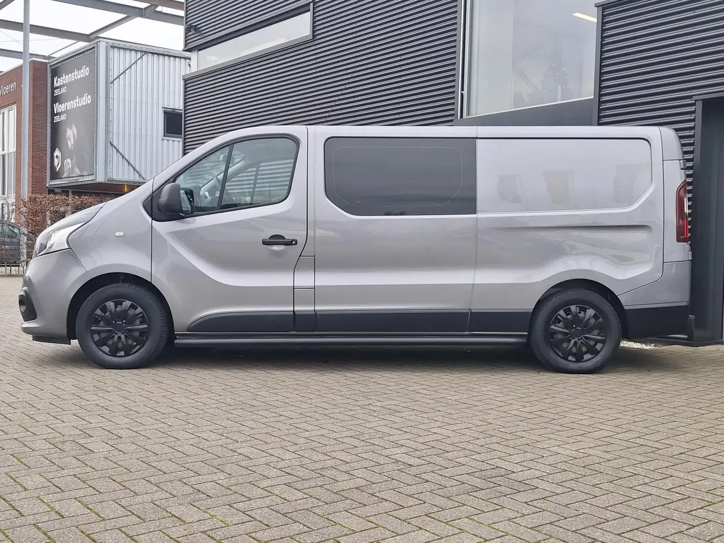 Renault Trafic 1.6 dCi T29 L2H1 DC Luxe Energy Airco, Navigatie, Grijs - 2