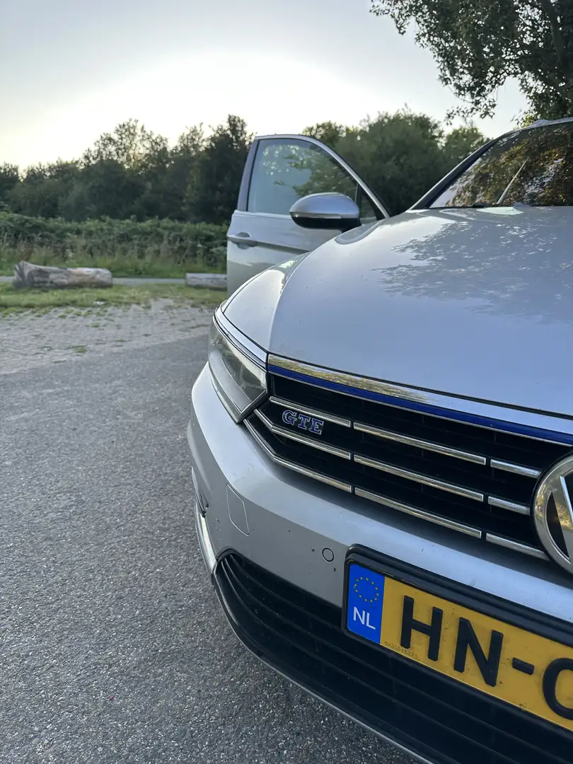 Volkswagen Passat 1.4 TSI GTE Highline Grijs - 2