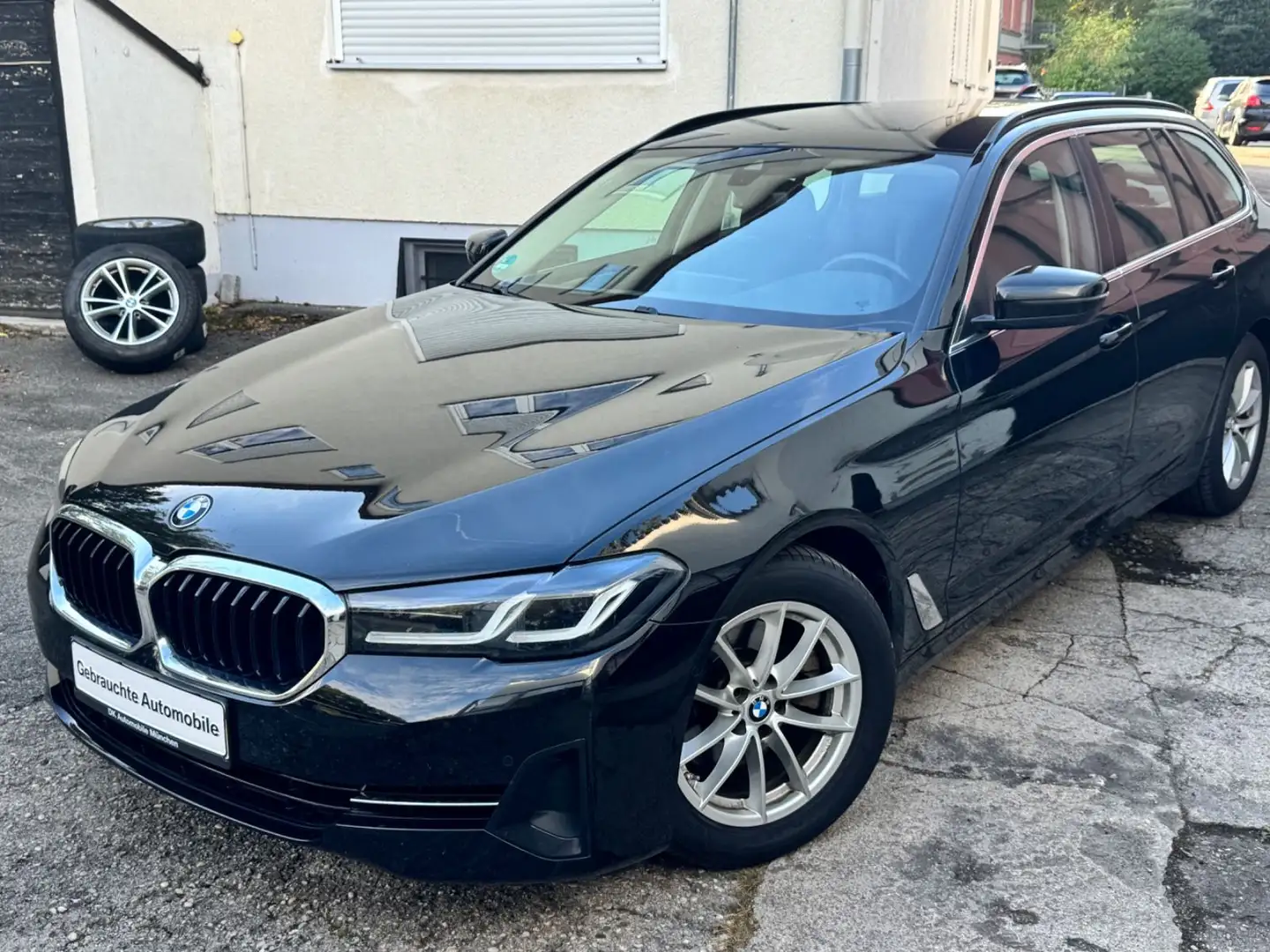BMW 520 d Touring ° Leder ° Komfsi. ° Zwart - 1