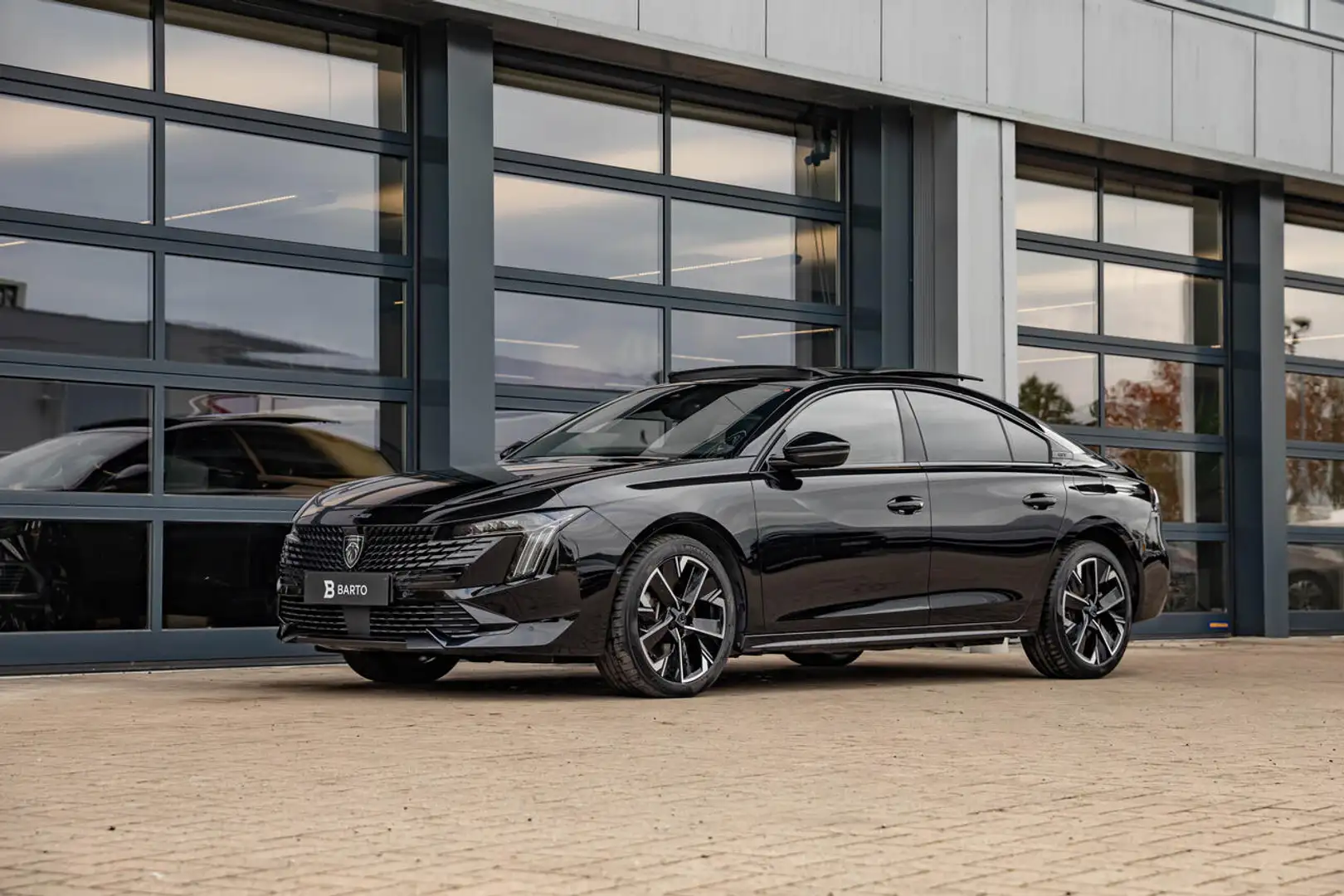 Peugeot 508 Plugin Hybr. 225 PK | 360° | Leder | Panodak | ... Zwart - 2