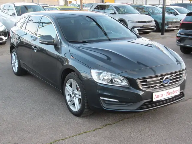 Volvo V60 2.4 D6 AWD *Automatik*AHK*NAVI*Soundsystem*