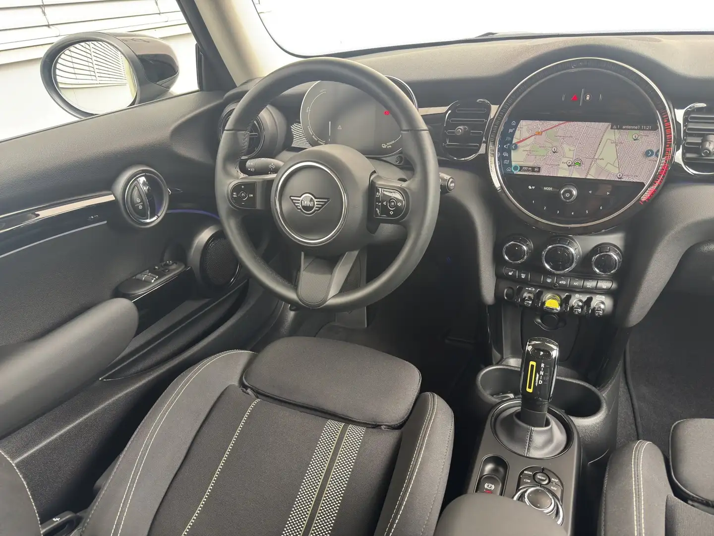MINI Cooper SE Silber - 2
