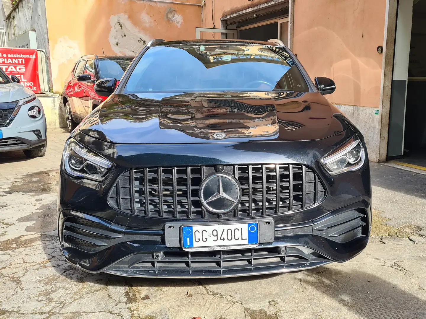 Mercedes-Benz GLA 220 GLA 220 d Premium 4matic auto Černá - 1