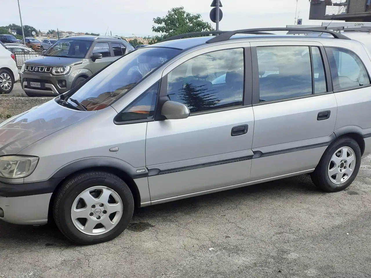 Opel Zafira 2.0 dti 16v Elegance, foto 4