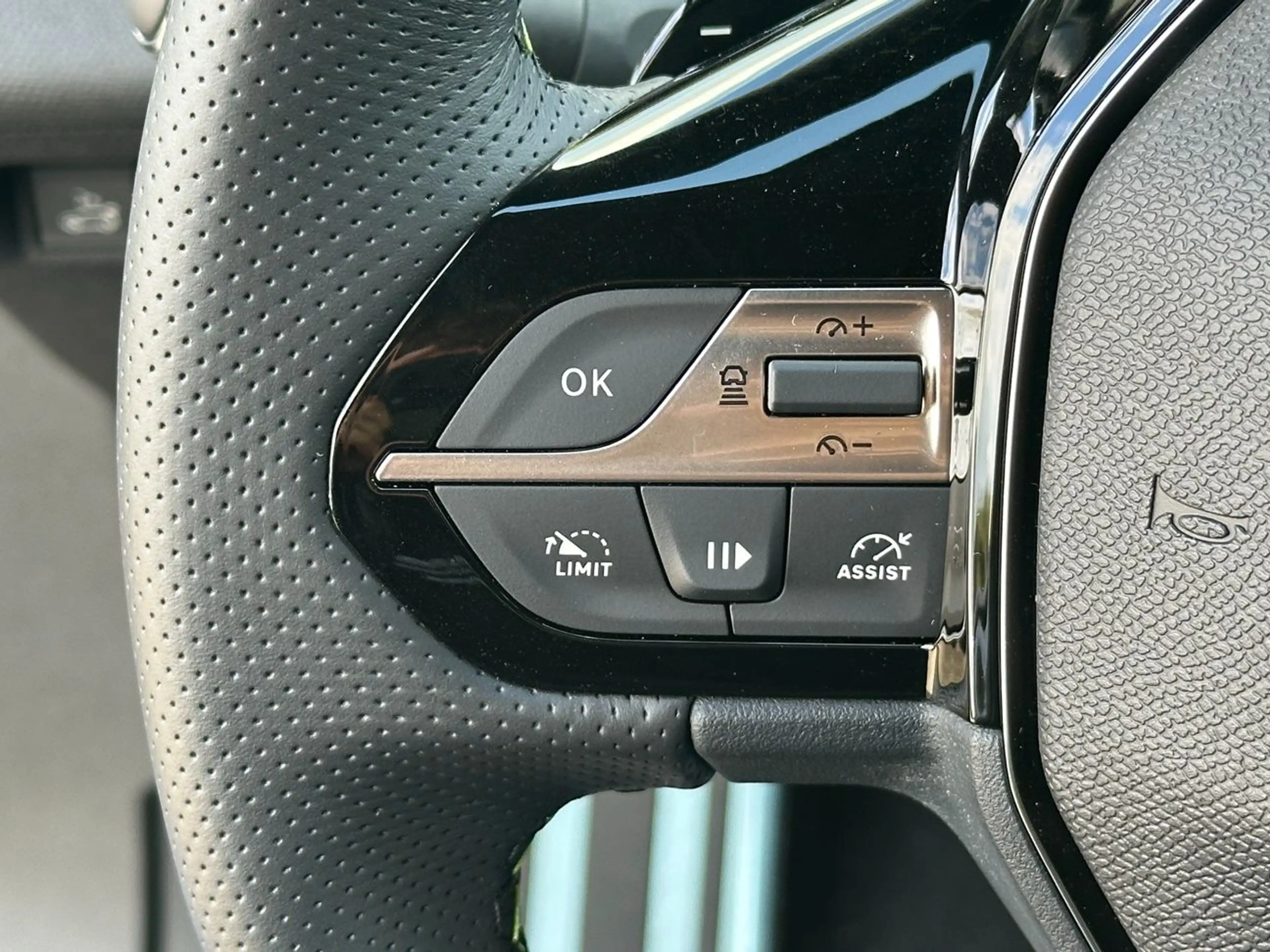 Peugeot 308 Elektromotor SW GT SHZ*360°Kam*Navi*LED*LM* — photo 18