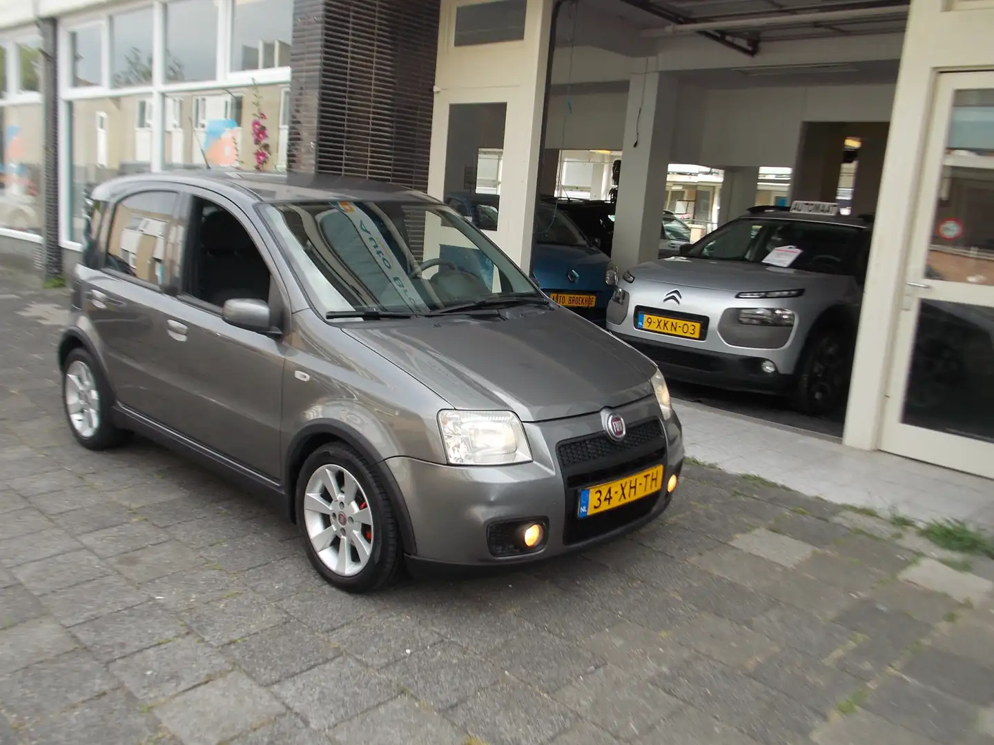 Fiat Panda 1.4 16V Sport  PANDA  SPORT  AIRCO LM VELGEN 100 P Grijs - 1