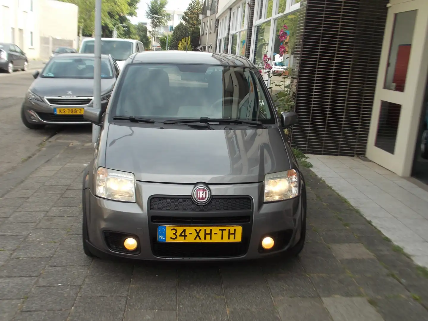 Fiat Panda 1.4 16V Sport  PANDA  SPORT  AIRCO LM VELGEN 100 P Grijs - 2