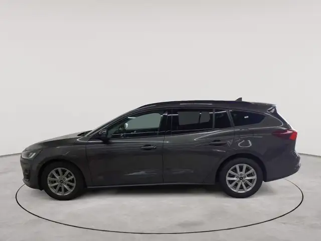 Ford Focus view 6