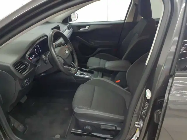 Ford Focus view 7