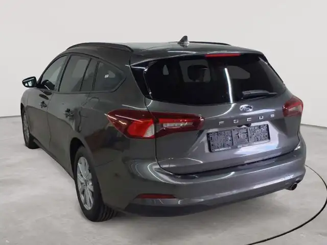 Ford Focus view 5