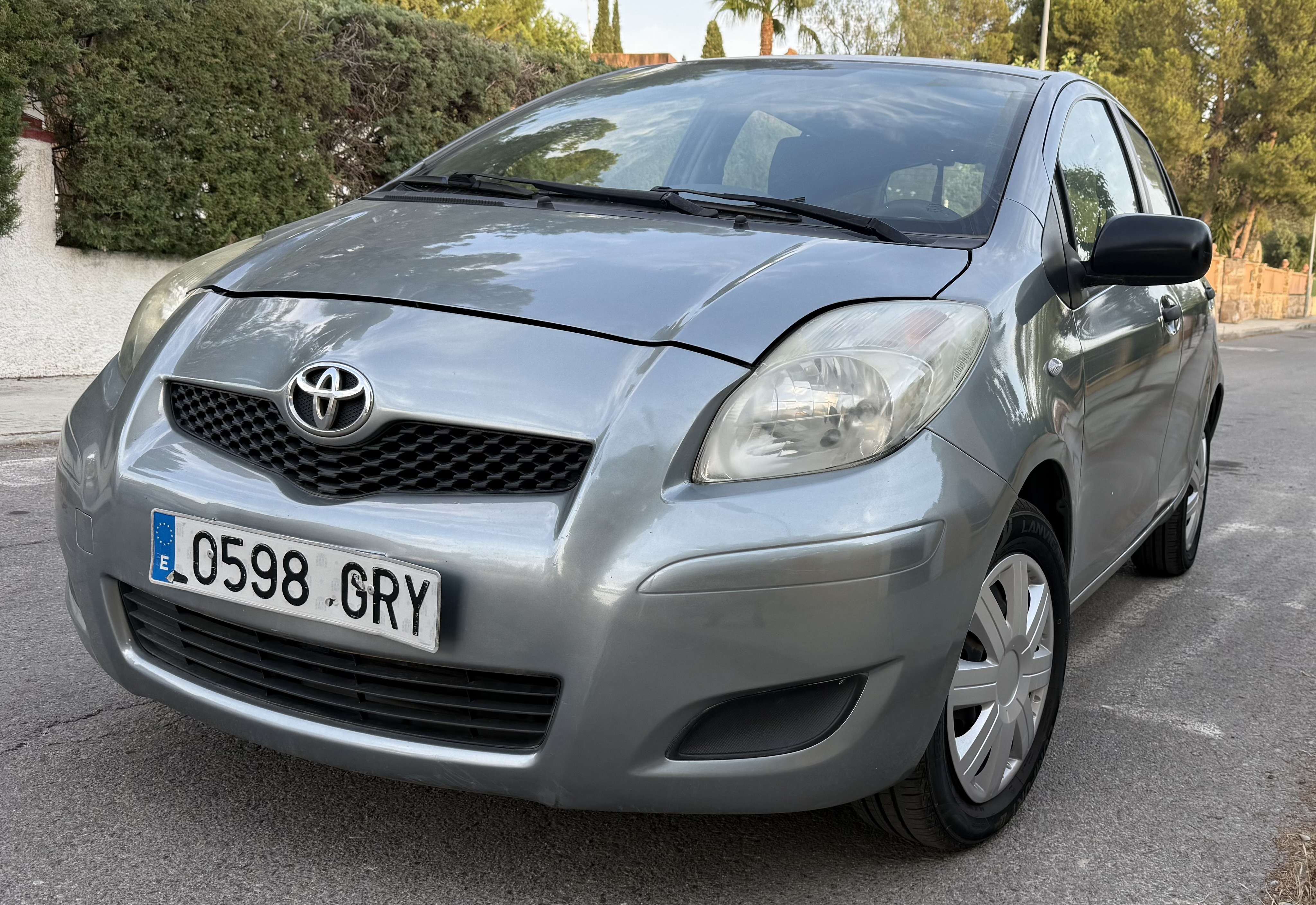 Toyota Yaris 1.0 VVT-i Active - foto 1