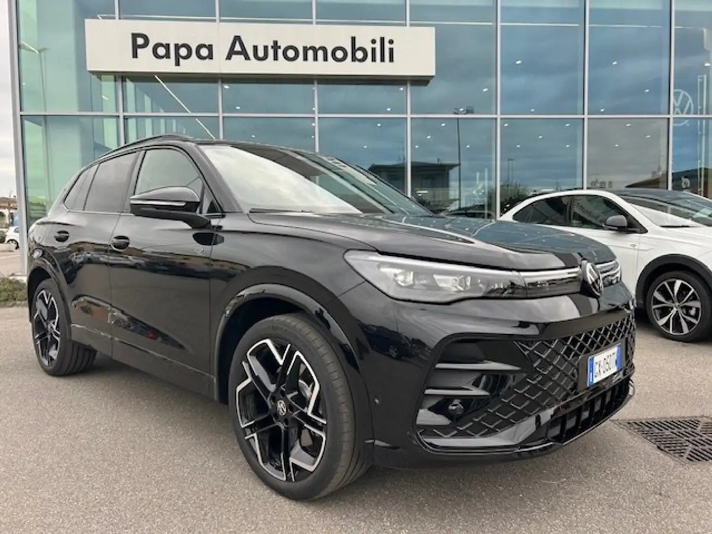 Volkswagen Tiguan 2.0 TDI R-Line Plus 150cv dsg 3 anni garanzia Noir - 1