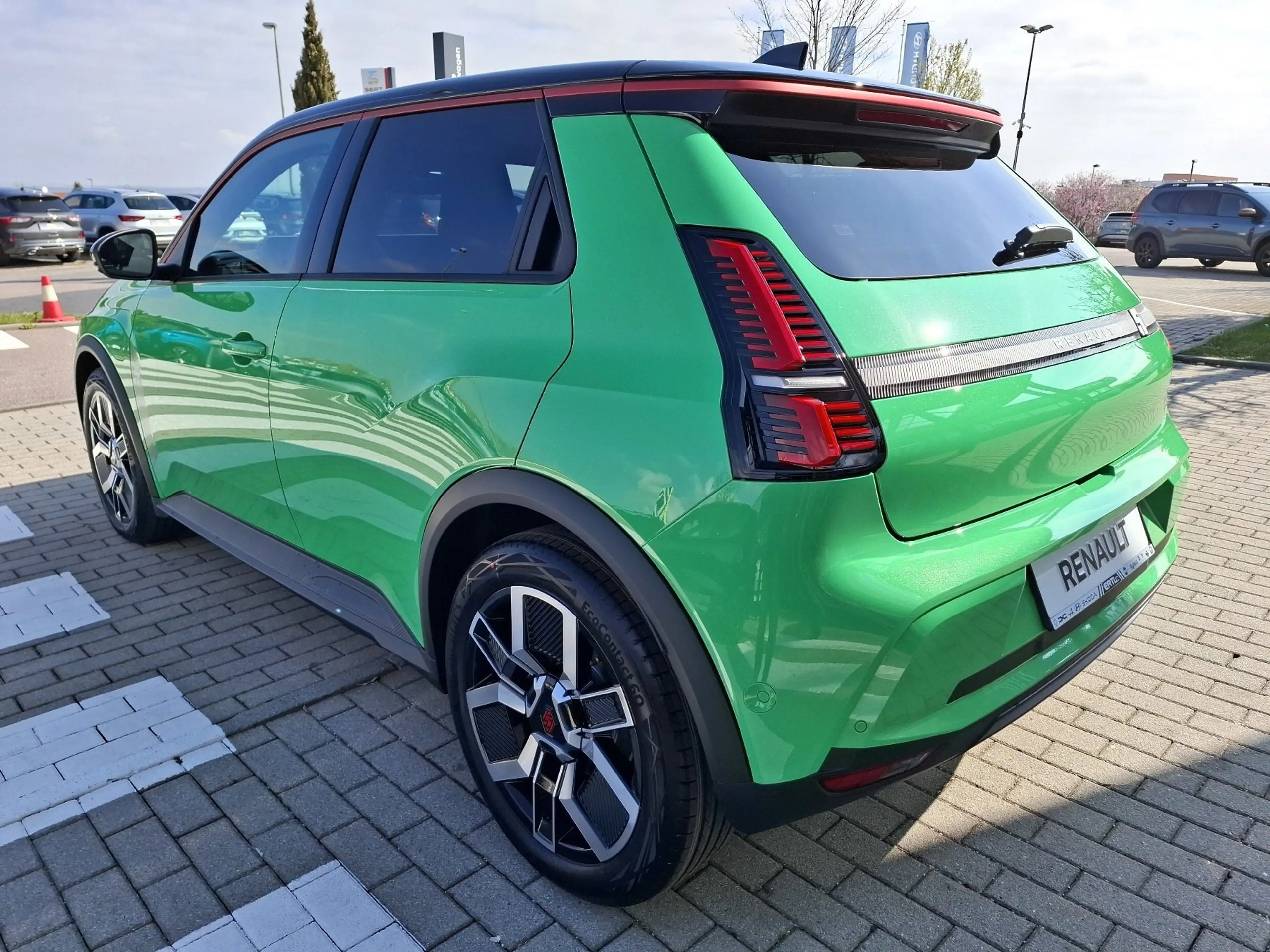 Renault R 5 Techno 150PS Comfort Range E-Tech — photo 7