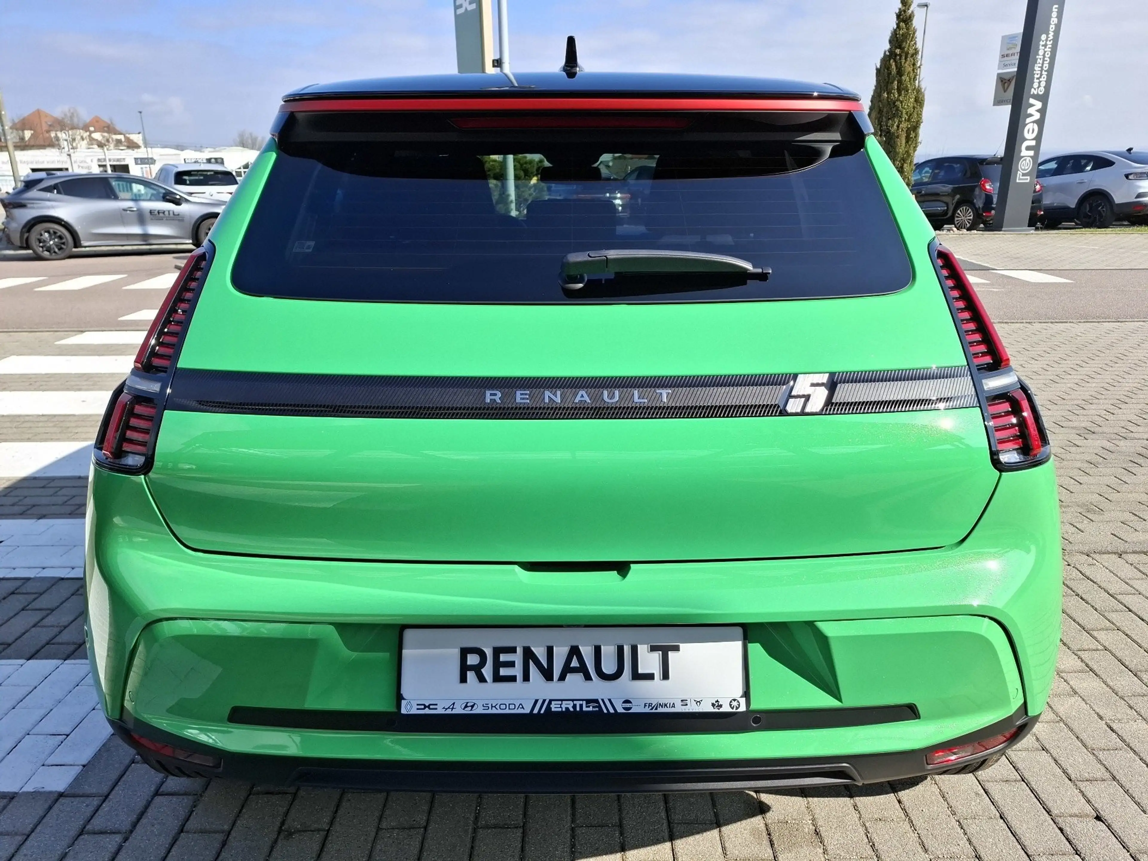 Renault R 5 Techno 150PS Comfort Range E-Tech — photo 8
