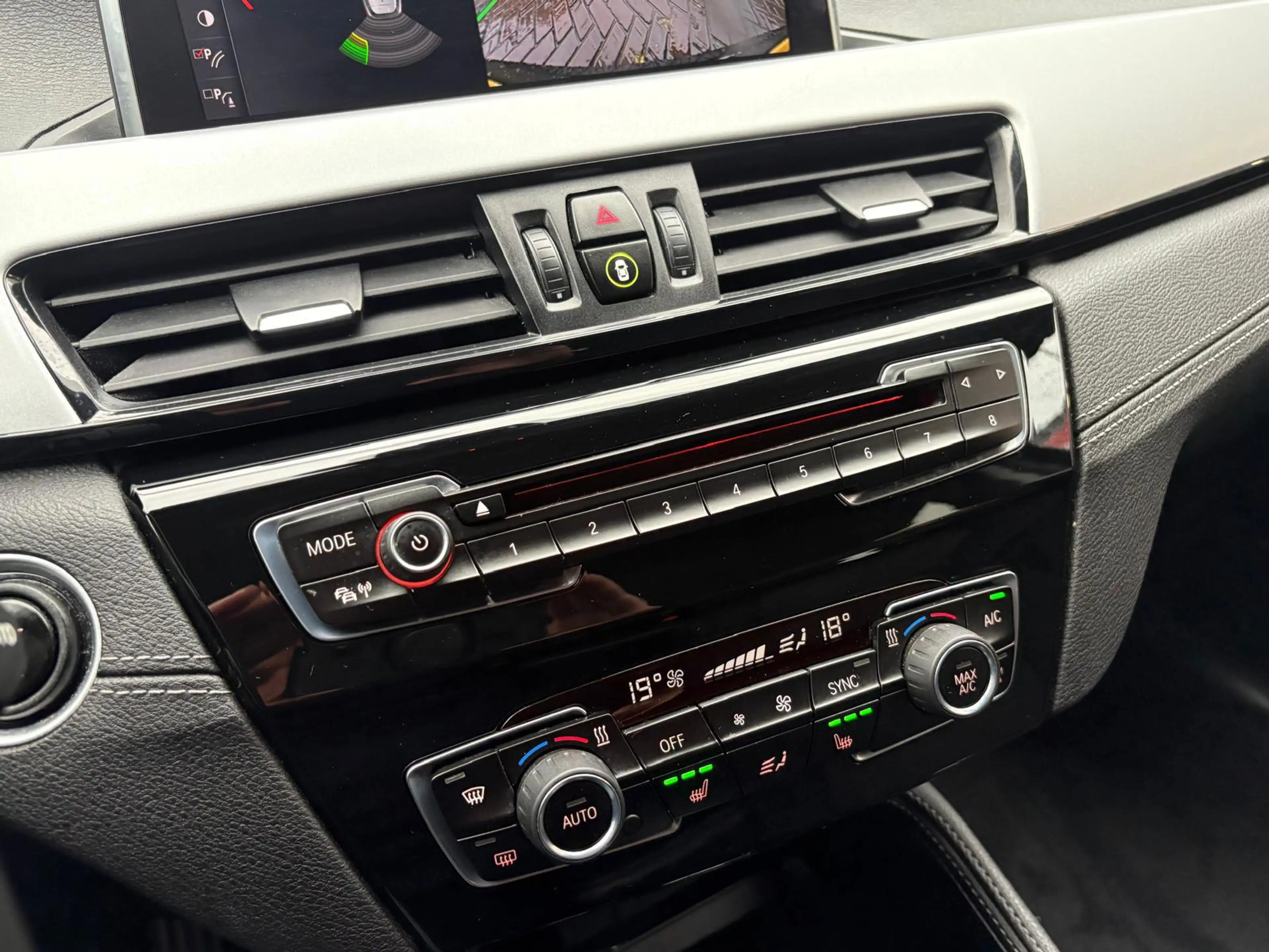BMW X2 1.8 HIGH EXECUTIVE AUT/STOELVERW/NAV/CAMERA — photo 18