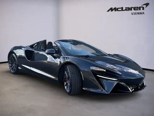 Mclaren Artura view 2