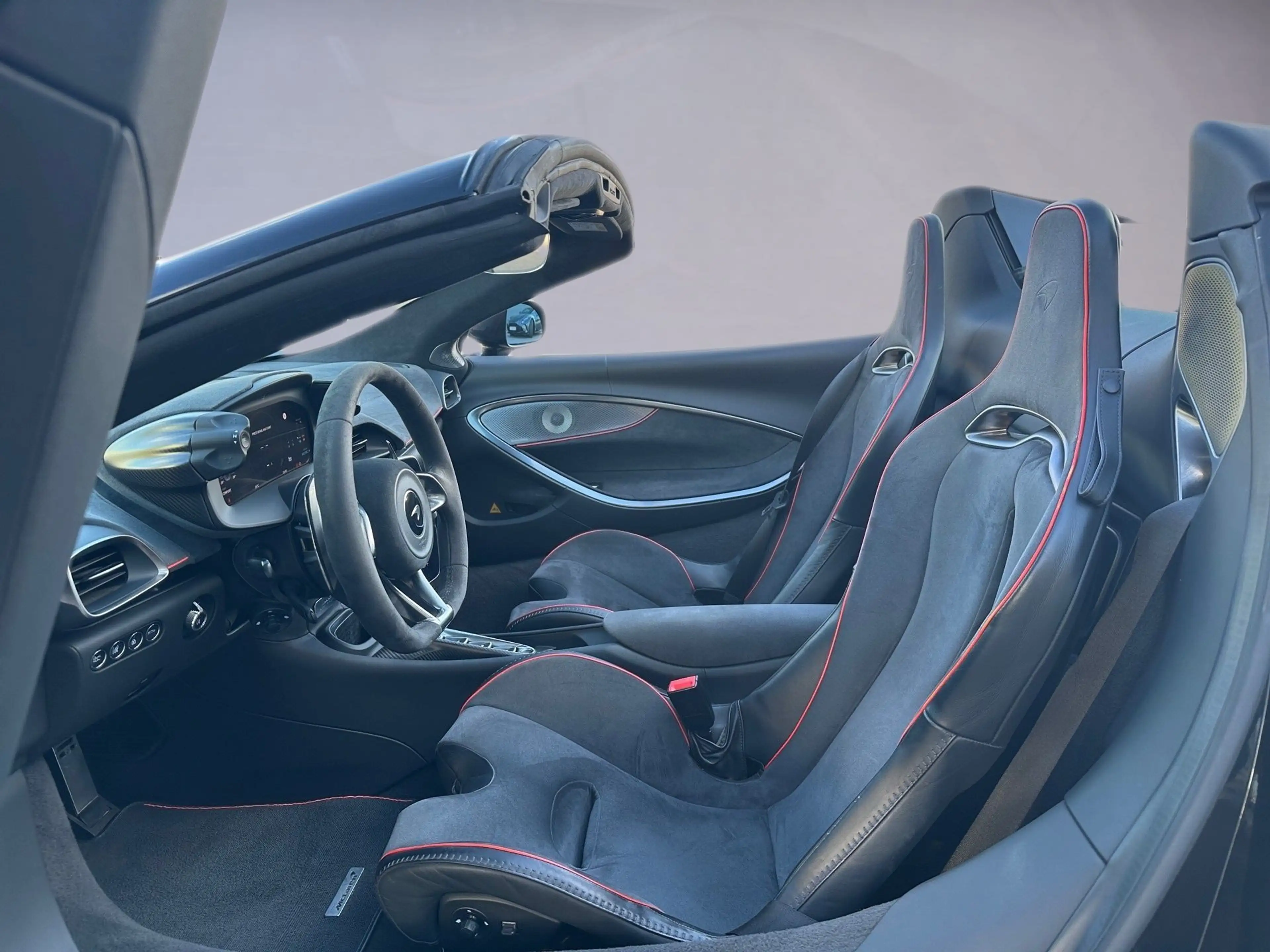 McLaren Artura Artura Spider / 1.99% Leasingaktion / B&W / Lift — photo 6