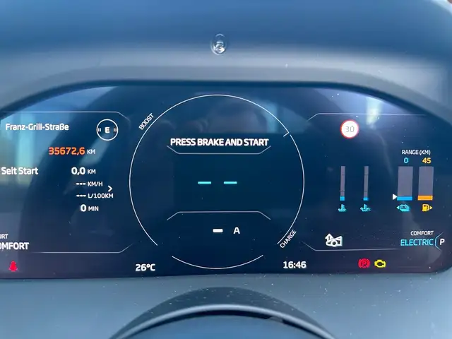 Mclaren Artura view 10