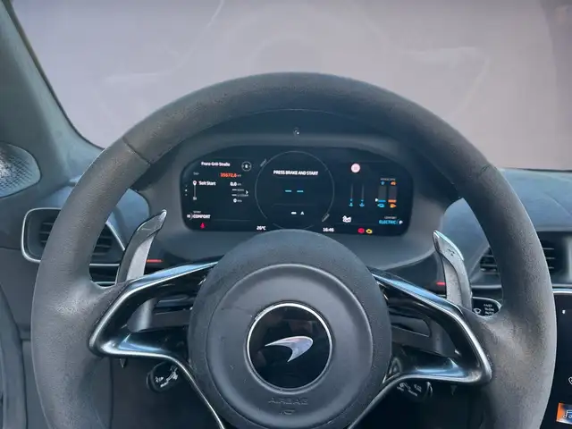 Mclaren Artura view 9