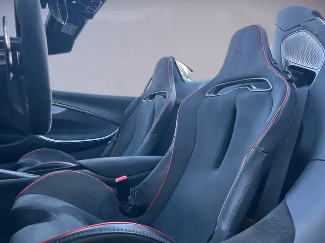 Mclaren Artura view 7