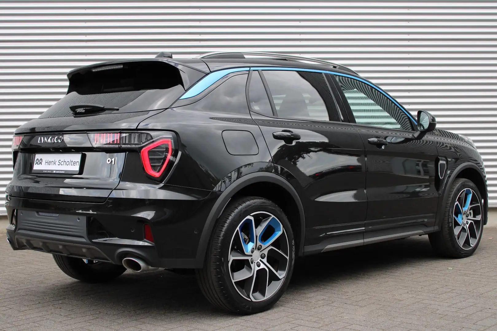 Lynk & Co 01 1.5 Plug-in Hybrid Automaat 261PK | Panoramadak | Schwarz - 2