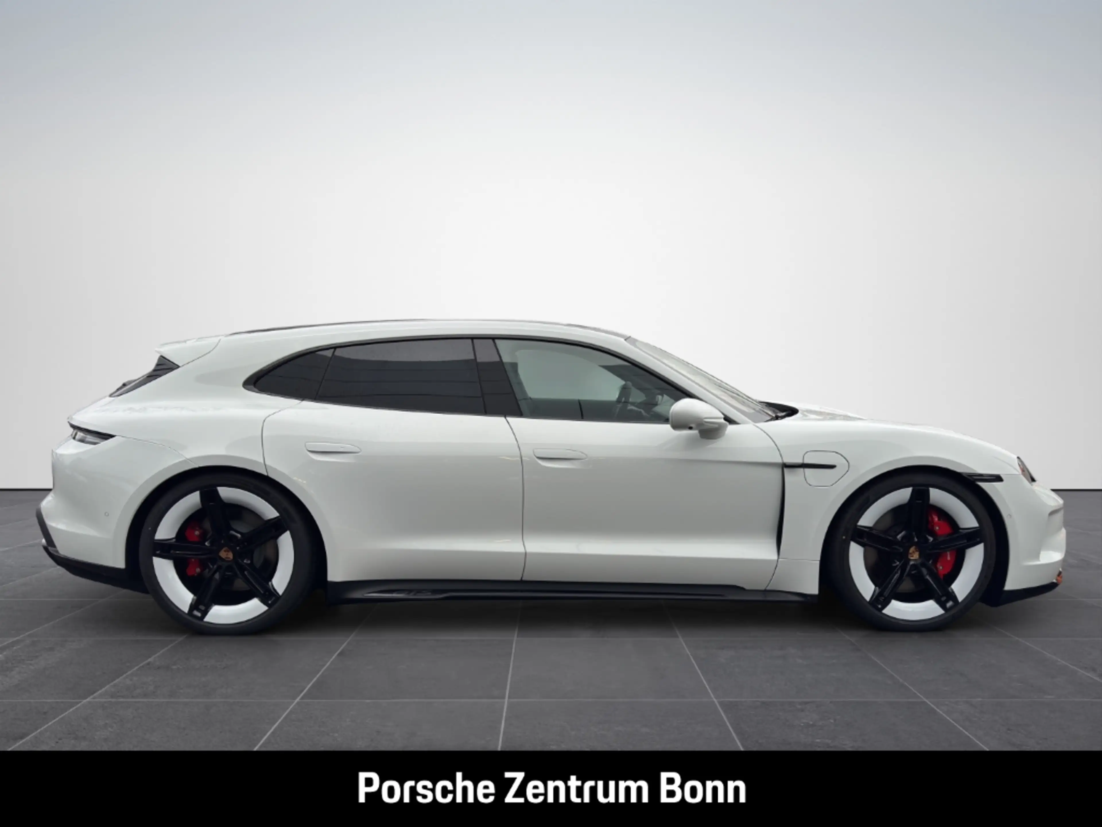 Porsche Taycan GTS Sport Turismo HA-Lenkung Active-Ride — photo 4