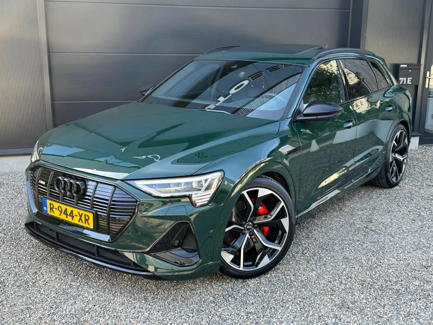 Audi e-tron 55 quattro S edition 95 kWh | Goodwood Green | Pan Vert - 1
